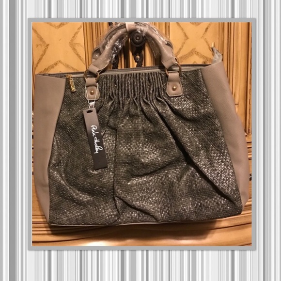 🚫SOLD🚫 Large Weekend Tote in Grey - Picture 5 of 8